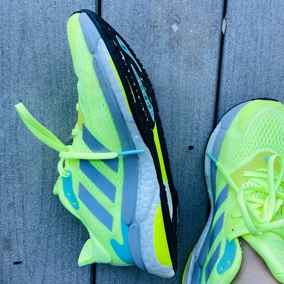 New adidas neon yellow sneakers, size 6,1/2. - Picture 2 of 5